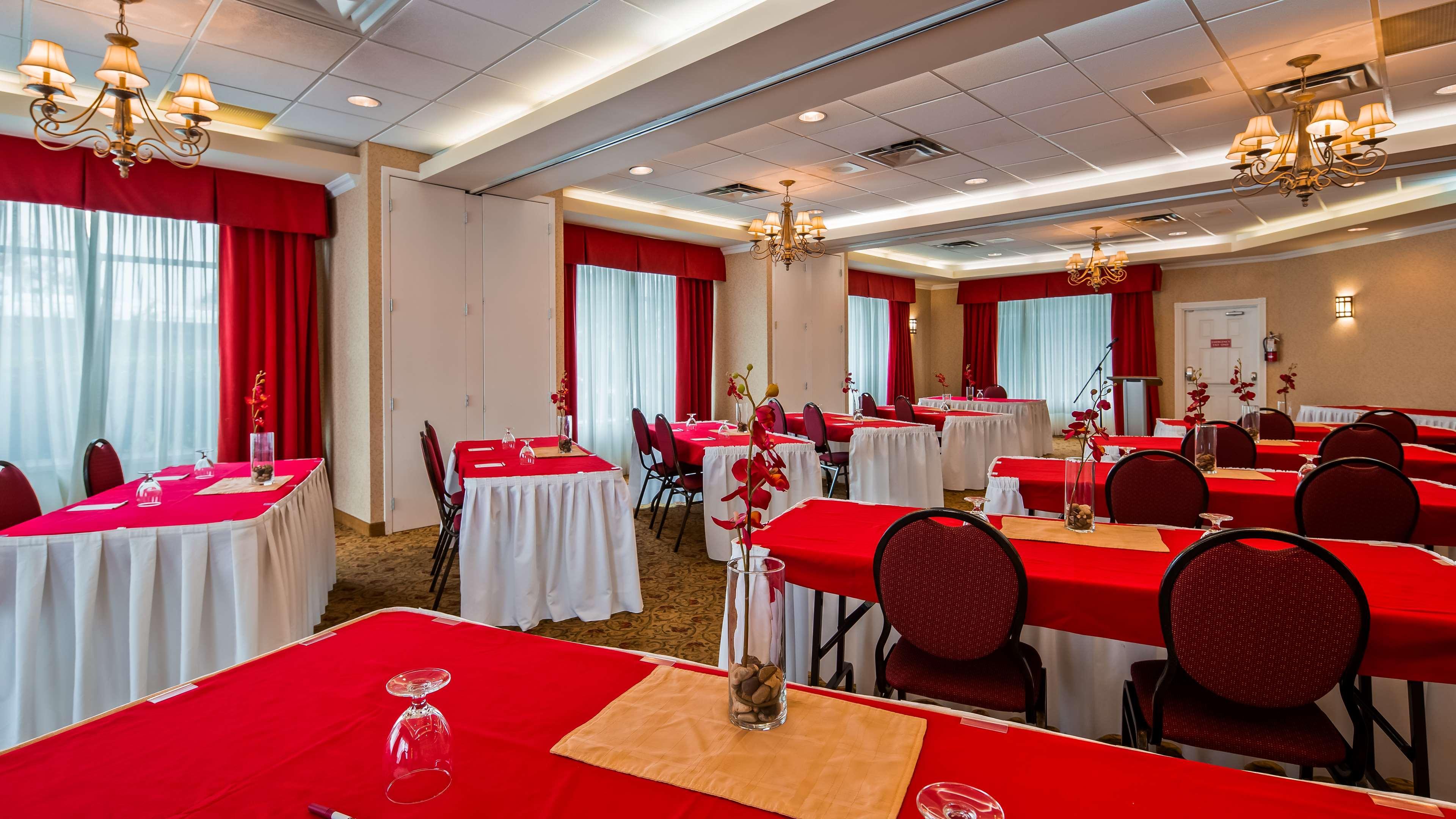 אבוטספורד Best Western Plus Regency Inn And Conference Centre מראה חיצוני תמונה